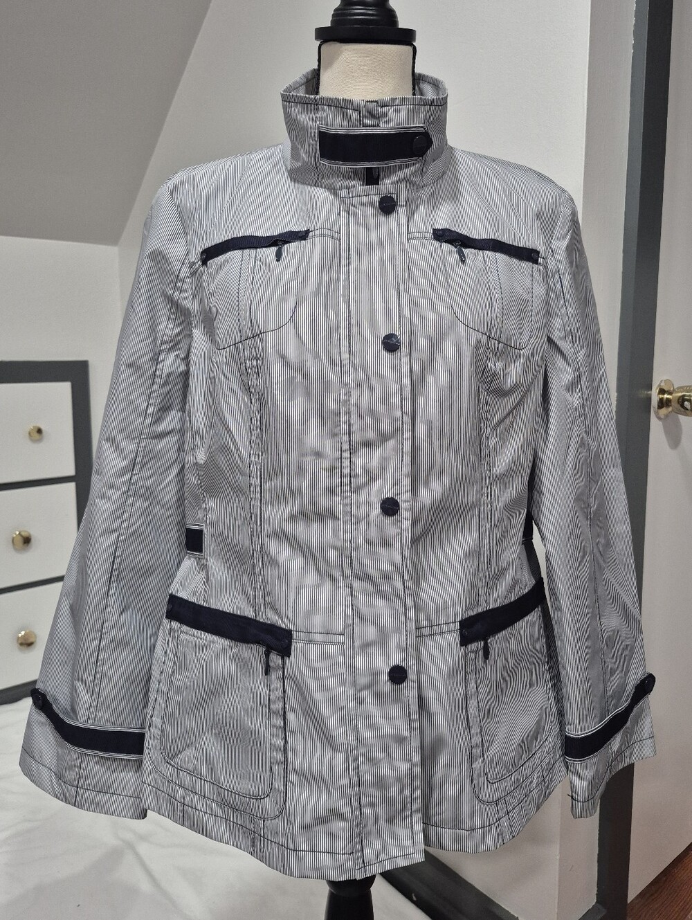 NWOT Jones New York Signature Lightweight Rain Wind Jacket